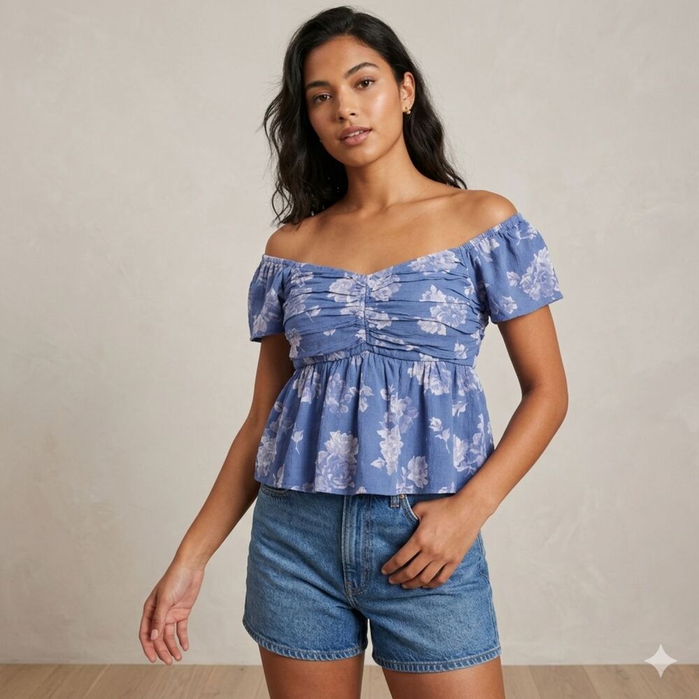 Hollister Blue Floral Babydoll Crop Top Womens Size XS Ruched Smocked Blouse